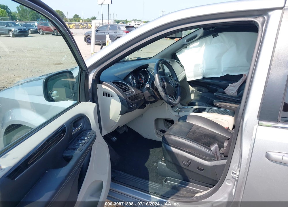 2018 DODGE GRAND CARAVAN SXT VIN: 2C4RDGCG9JR205966