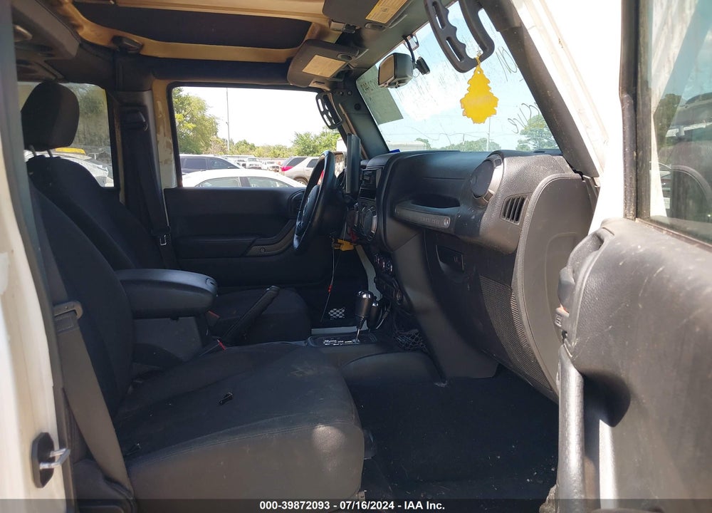 2018 JEEP WRANGLER JK UNLIMITED SPORT S 4X4 VIN: 1C4BJWDG1JL895353