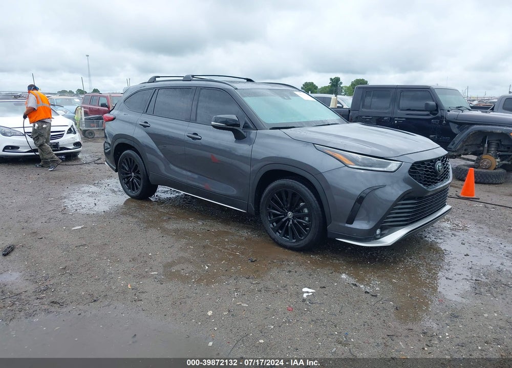 2023 TOYOTA HIGHLANDER XSE VIN: 5TDKDRAHXPS511678