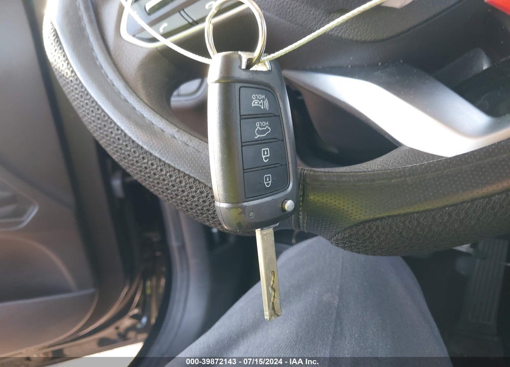 2019 HYUNDAI SANTA FE SE VIN: 5NMS2CAD4KH044074