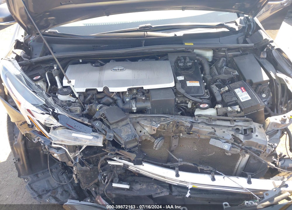 2018 TOYOTA PRIUS VIN: JTDKBRFUXJ3588975