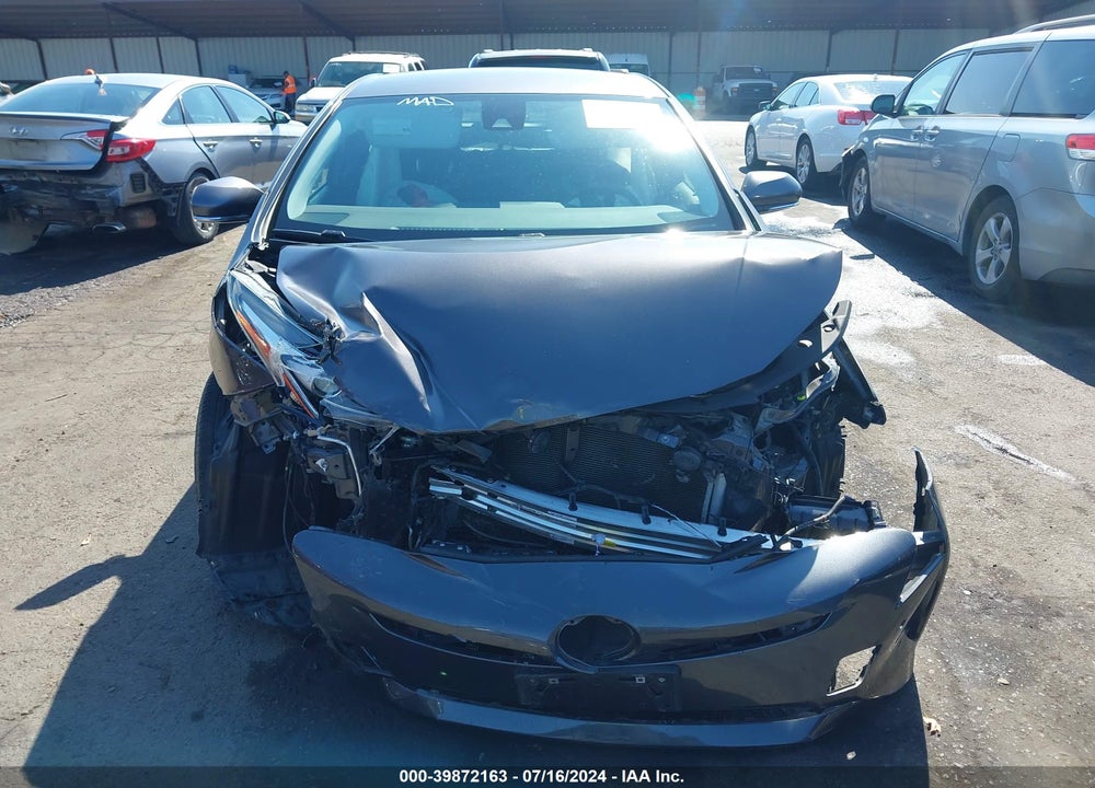 2018 TOYOTA PRIUS VIN: JTDKBRFUXJ3588975