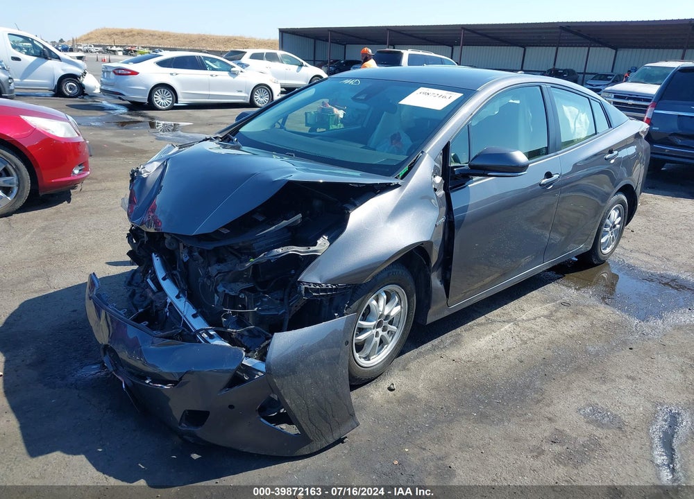 2018 TOYOTA PRIUS VIN: JTDKBRFUXJ3588975