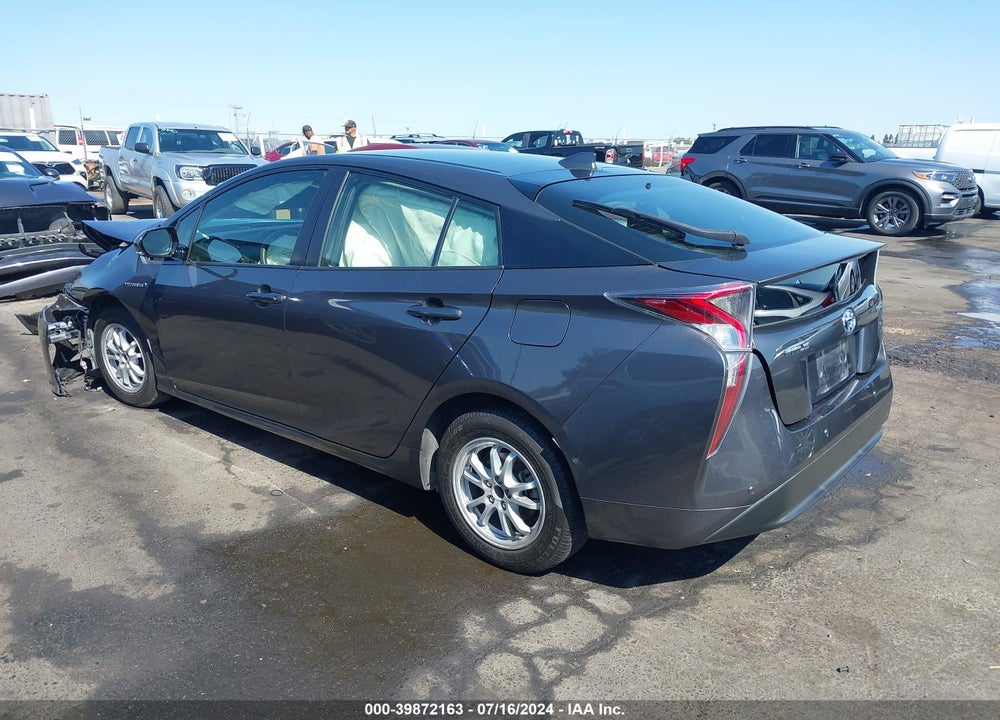2018 TOYOTA PRIUS VIN: JTDKBRFUXJ3588975