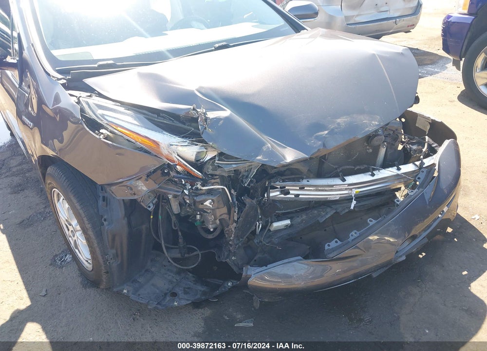 2018 TOYOTA PRIUS VIN: JTDKBRFUXJ3588975