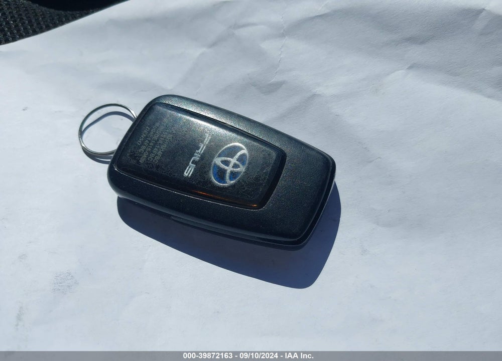 2018 TOYOTA PRIUS VIN: JTDKBRFUXJ3588975