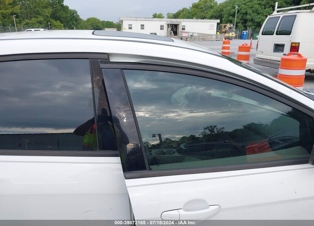 2013 FORD FOCUS SE VIN: 1FADP3F28DL350025
