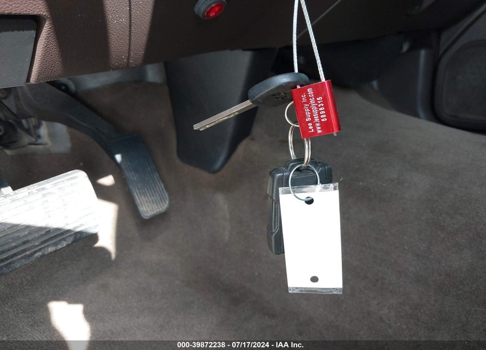 2015 CHEVROLET SILVERADO 1500 1LT VIN: 3GCUKREC3FG203200