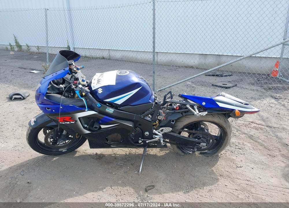 2005 SUZUKI GSX-R600 K VIN: JS1GN7CA352105148