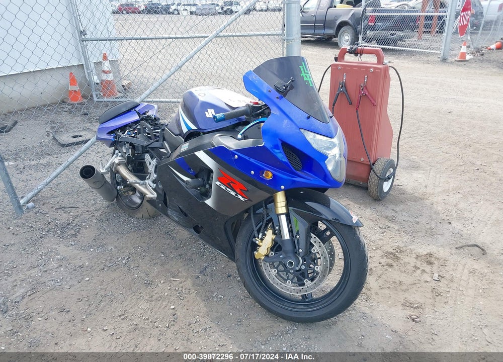 2005 SUZUKI GSX-R600 K VIN: JS1GN7CA352105148