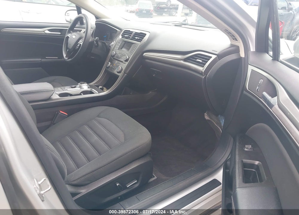 2017 FORD FUSION SE VIN: 3FA6P0H72HR125039