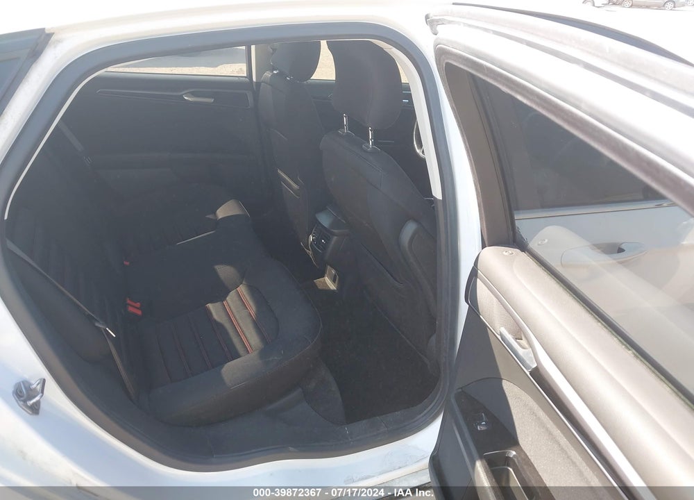 2015 FORD FUSION SE VIN: 3FA6P0H78FR196033
