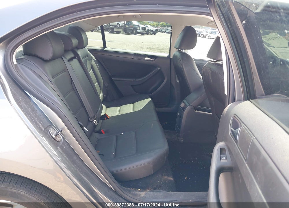 2011 VOLKSWAGEN JETTA 2.5L SE VIN: 3VWDZ7AJ3BM120167