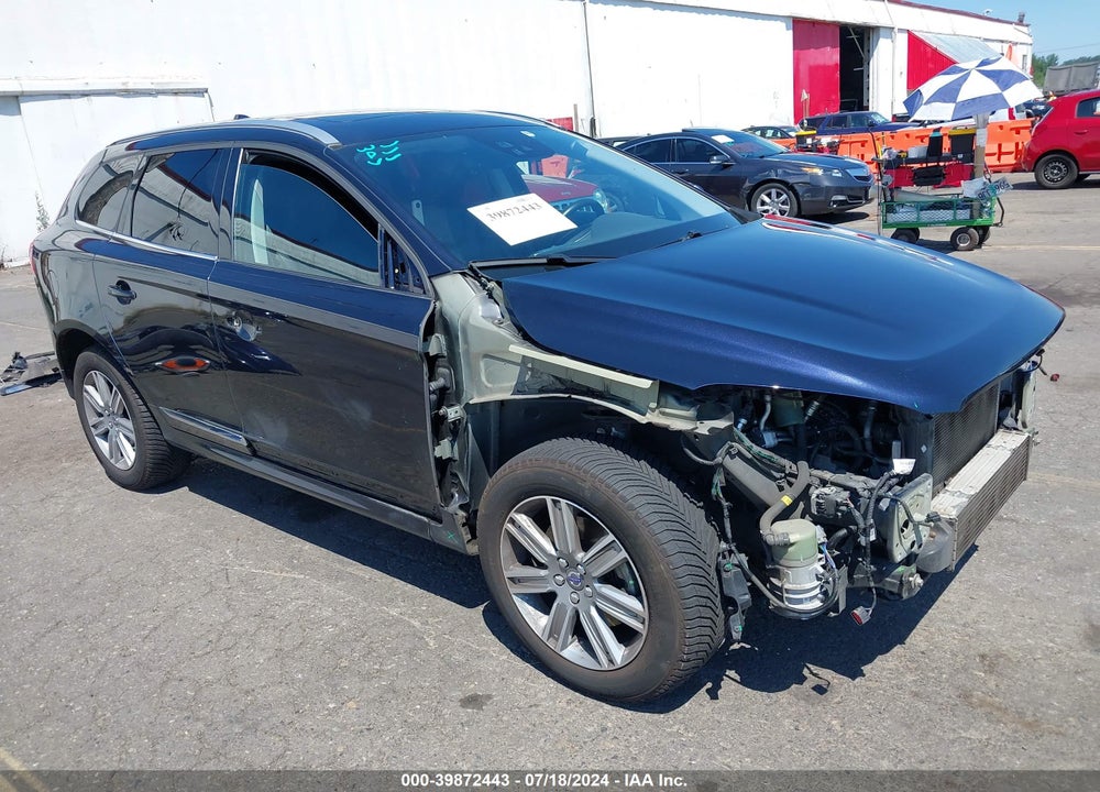 2017 VOLVO XC60 T5 INSCRIPTION VIN: YV440MRU3H2142712