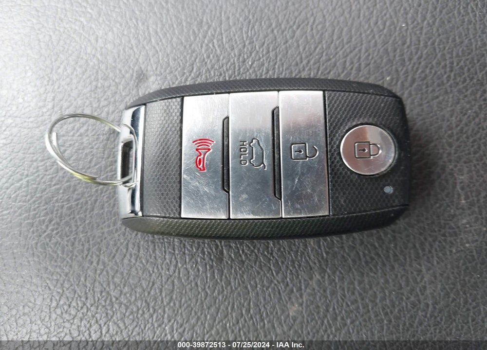 2017 KIA SORENTO 2.0T EX VIN: 5XYPHDA16HG230606