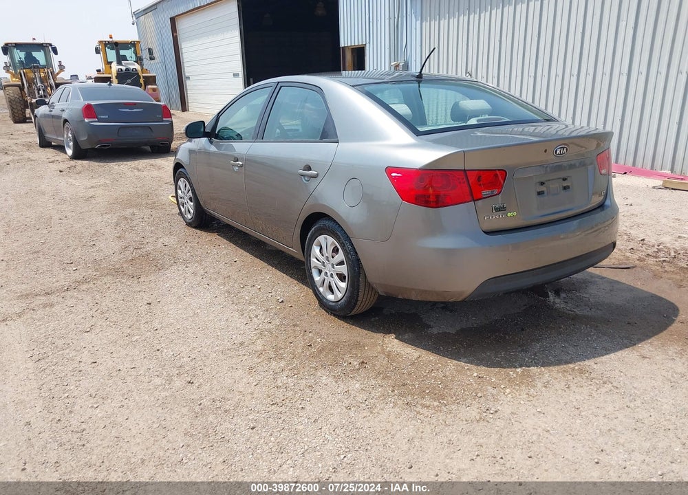 2011 KIA FORTE EX VIN: KNAFU4A20B5401136