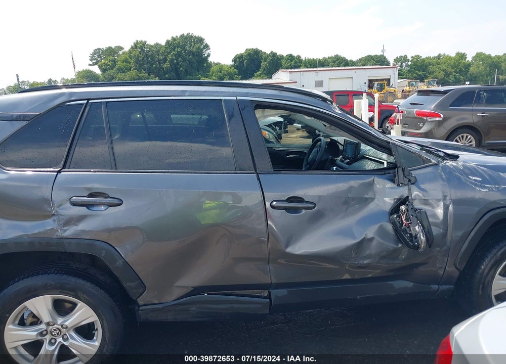 2021 TOYOTA RAV4 XLE VIN: 2T3W1RFV0MC151440