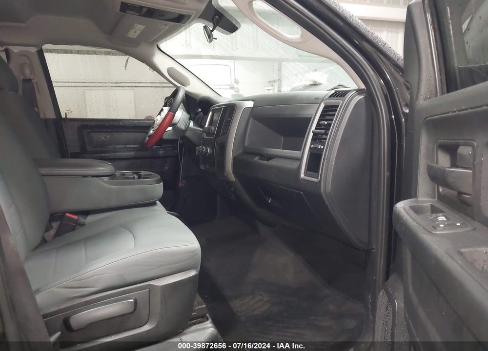 2017 RAM 1500 ST VIN: 1C6RR7KT4HS748092