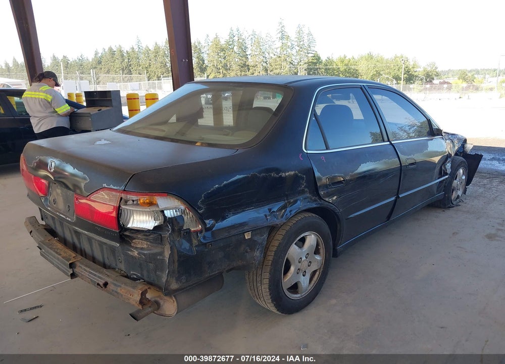 2000 HONDA ACCORD 3.0 EX VIN: 1HGCG1658YA079314