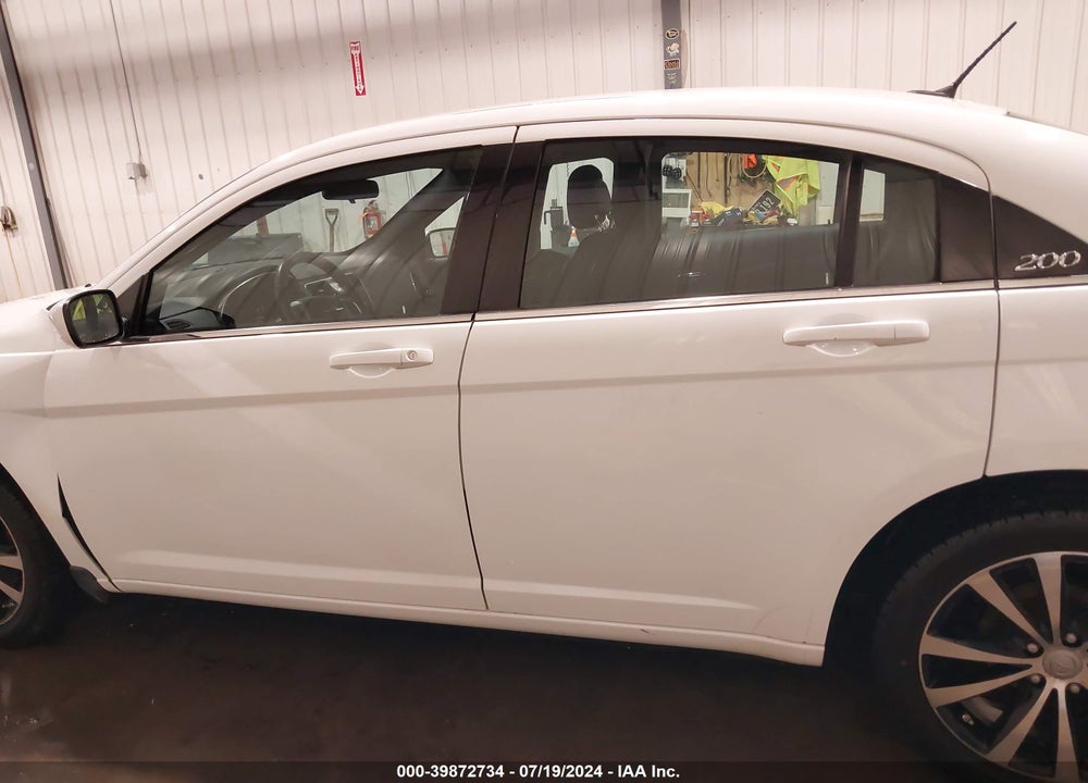 2014 CHRYSLER 200 VIN: 1C3CCBBG4EN120408