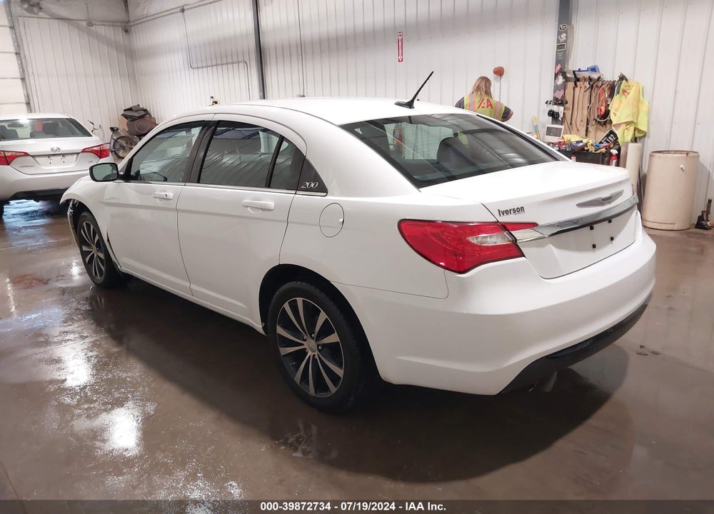 2014 CHRYSLER 200 VIN: 1C3CCBBG4EN120408