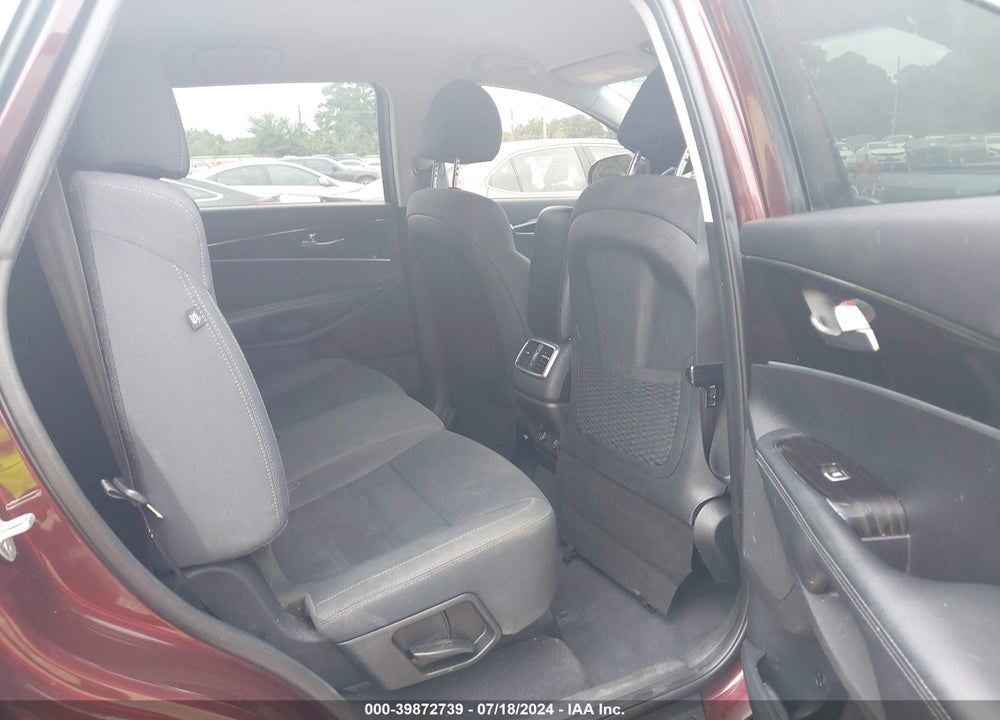 2019 KIA SORENTO VIN: 5XYPG4A53KG482682