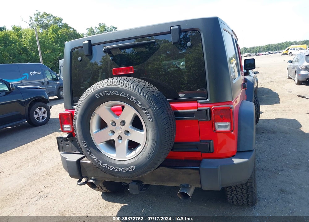 2015 JEEP WRANGLER UNLIMITED SPORT VIN: 1C4BJWDG9FL753453