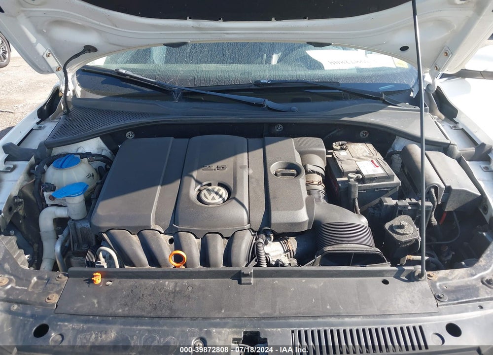 2012 VOLKSWAGEN PASSAT 2.5L SE VIN: 1VWBP7A38CC045242