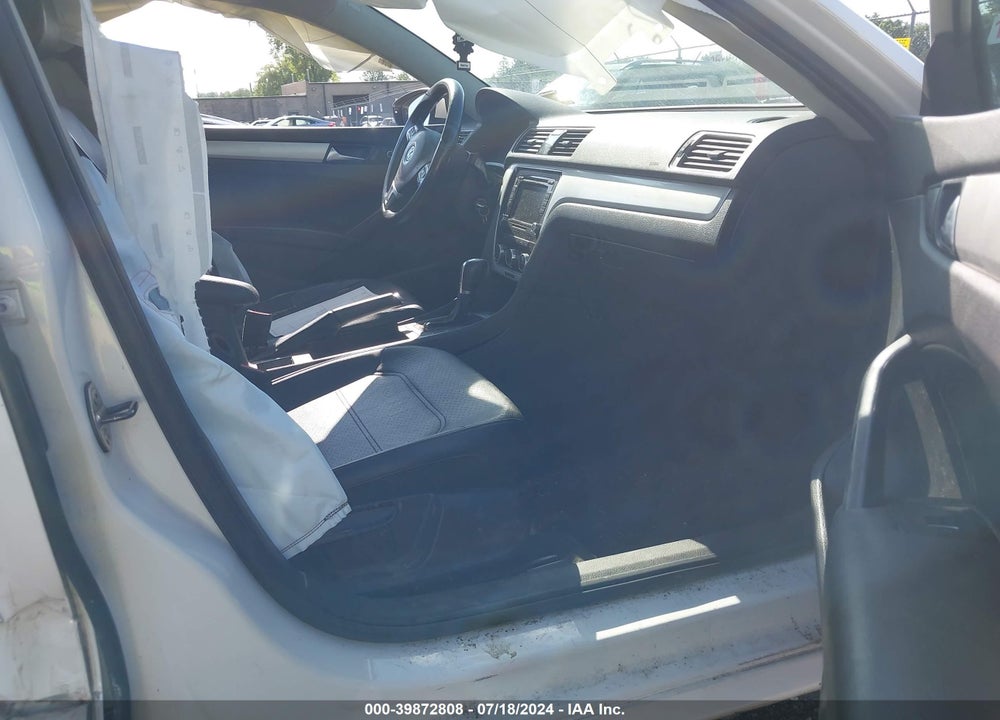 2012 VOLKSWAGEN PASSAT 2.5L SE VIN: 1VWBP7A38CC045242