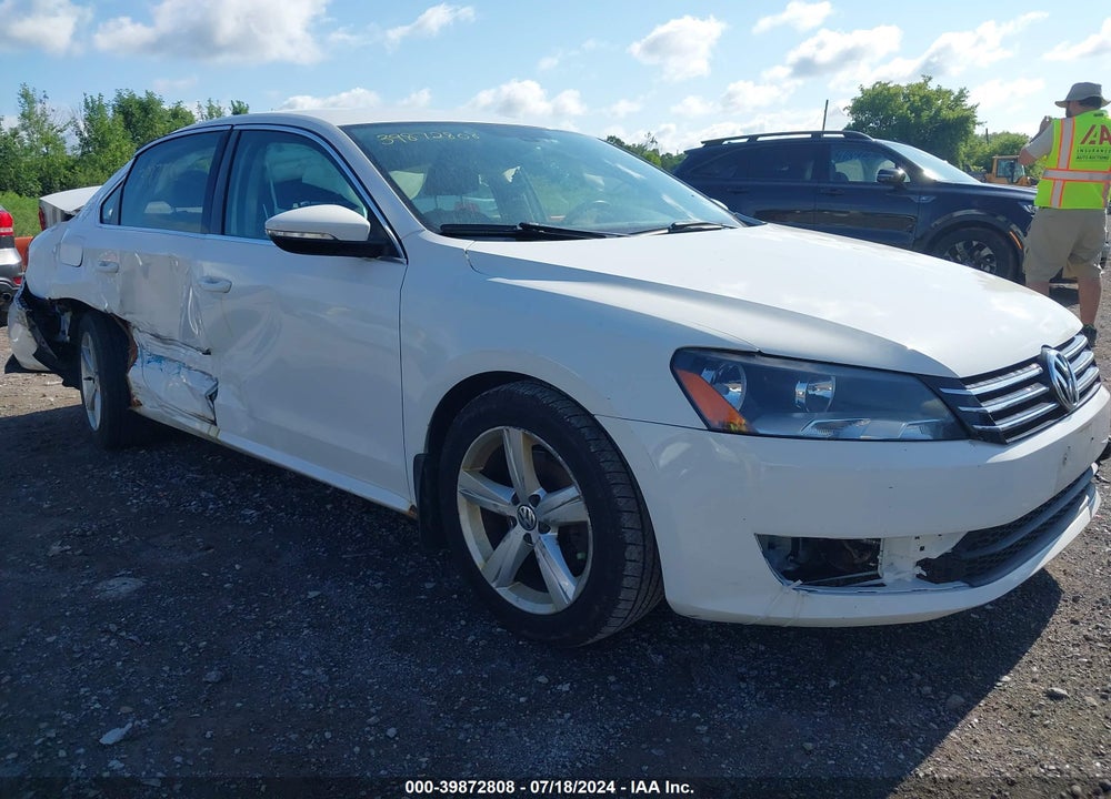 2012 VOLKSWAGEN PASSAT 2.5L SE VIN: 1VWBP7A38CC045242