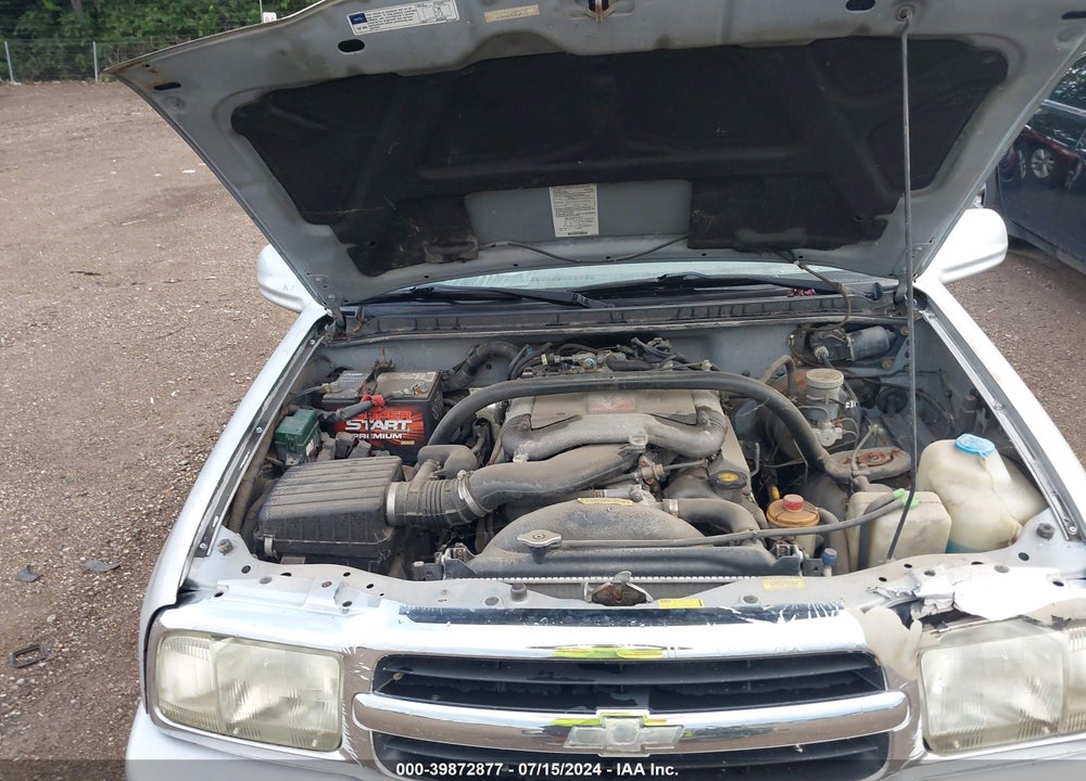 2001 CHEVROLET TRACKER HARD TOP LT VIN: 2CNBJ634416934772