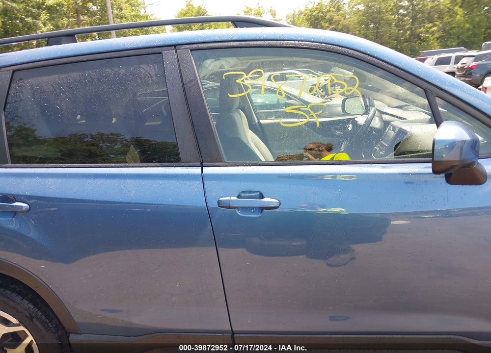 2019 SUBARU FORESTER PREMIUM VIN: JF2SKAEC6KH440807