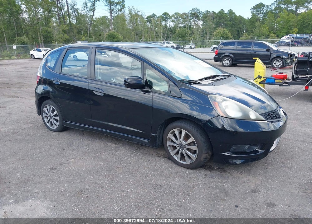 2013 HONDA FIT SPORT VIN: JHMGE8H5XDC004560