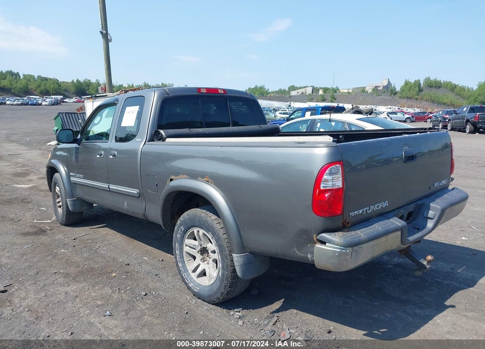 2005 TOYOTA TUNDRA SR5 V8 VIN: 5TBBT44185S465732