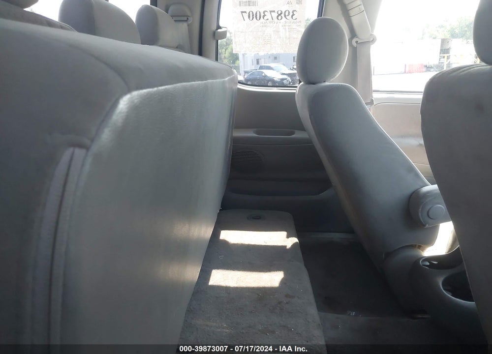 2005 TOYOTA TUNDRA SR5 V8 VIN: 5TBBT44185S465732