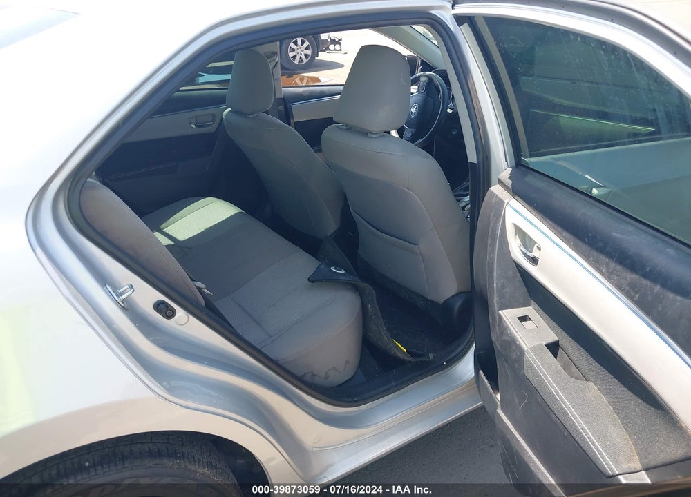 2015 TOYOTA COROLLA LE VIN: 5YFBURHE4FP352093