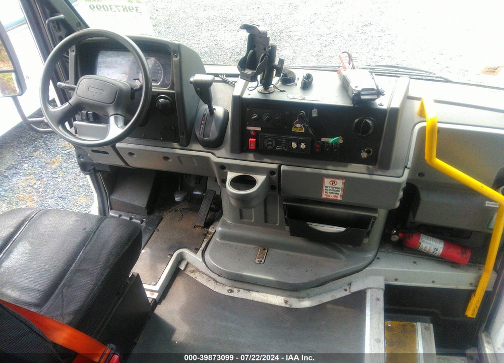 2014 ISUZU COMMERCIAL VAN VIN: JALB4T176E7W00061