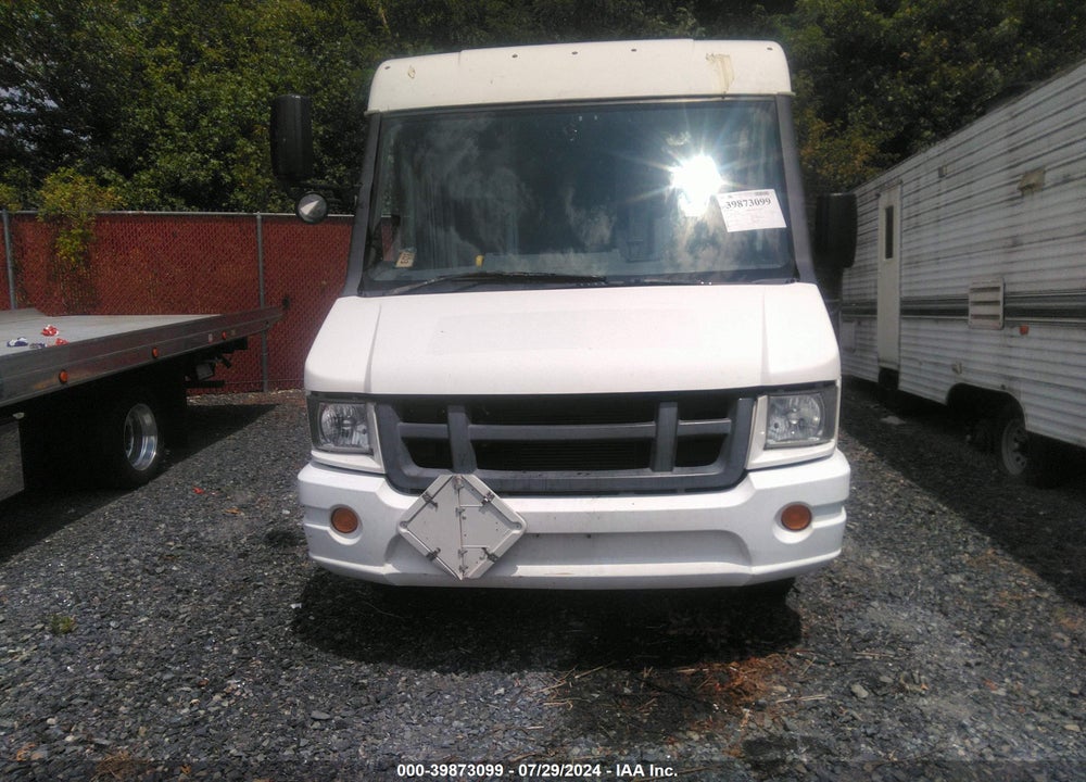 2014 ISUZU COMMERCIAL VAN VIN: JALB4T176E7W00061