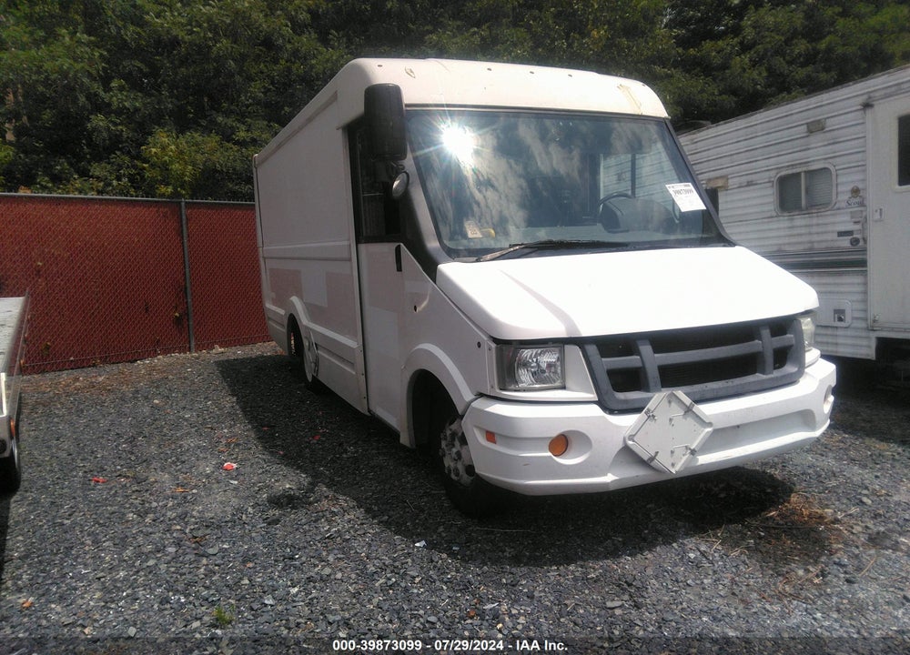2014 ISUZU COMMERCIAL VAN VIN: JALB4T176E7W00061