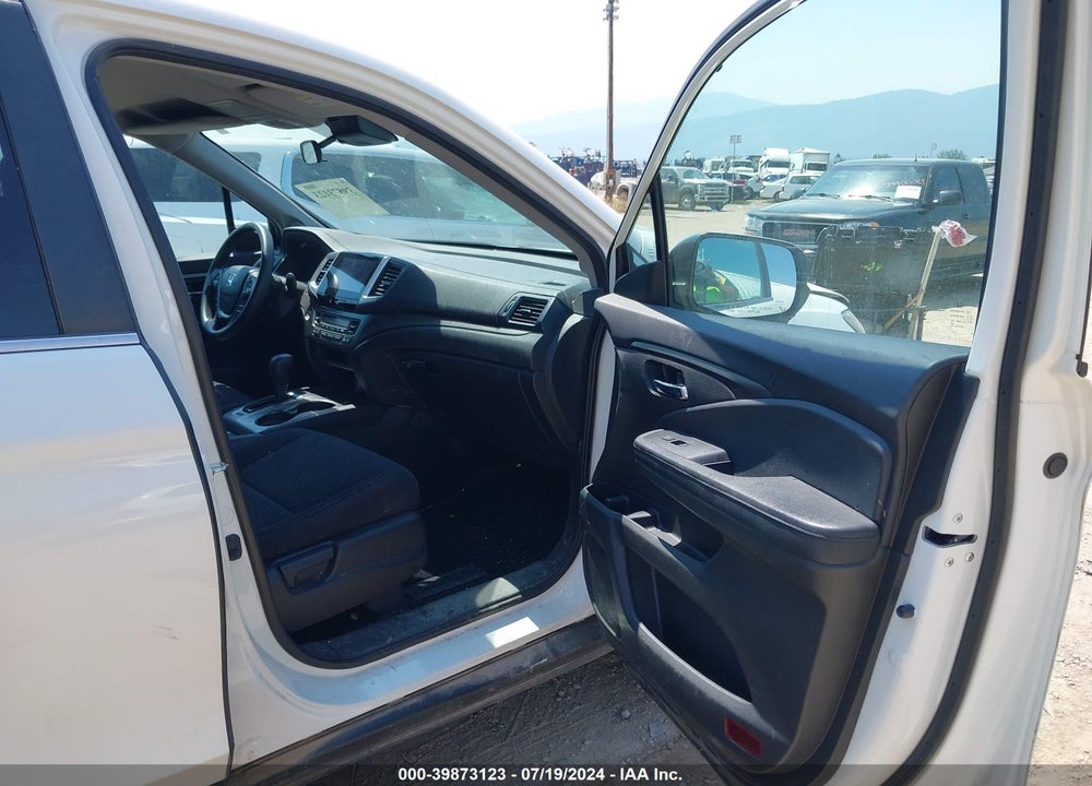 2018 HONDA PILOT EX VIN: 5FNYF6H49JB047770