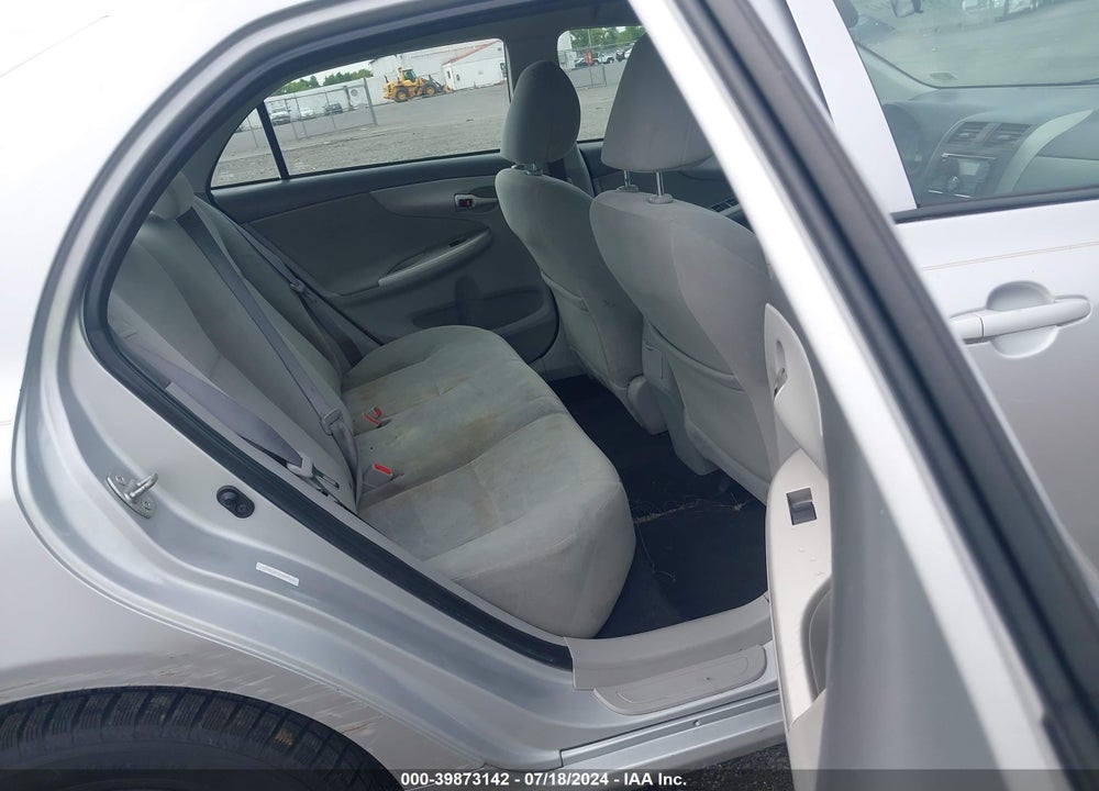 2010 TOYOTA COROLLA LE VIN: 1NXBU4EE7AZ241682