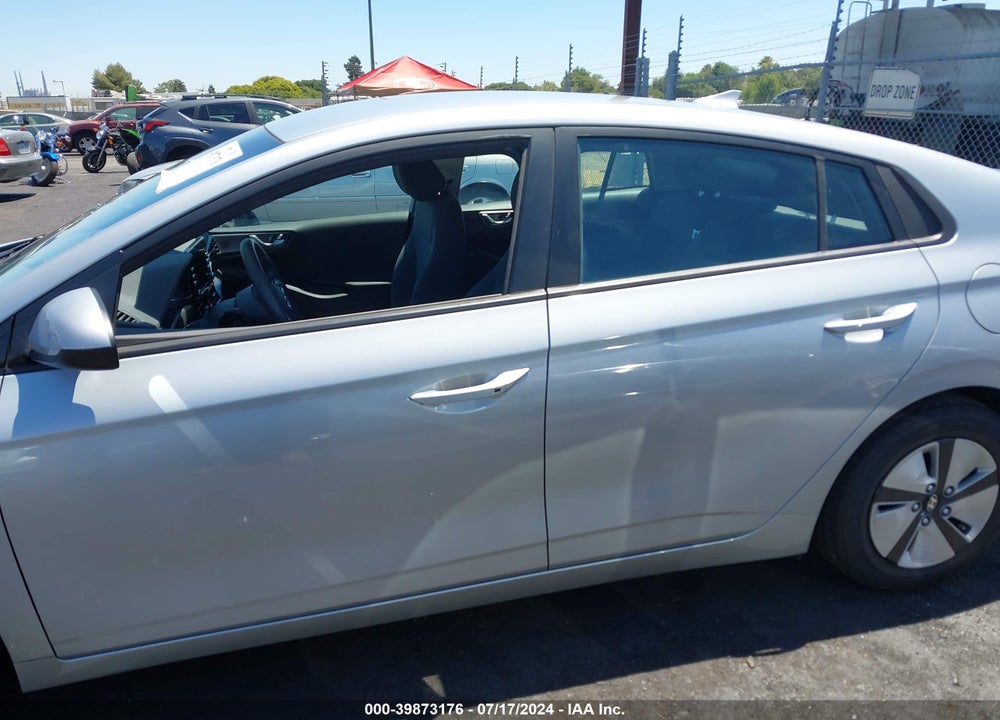 2021 HYUNDAI IONIQ HYBRID BLUE VIN: KMHC65LC5MU257938