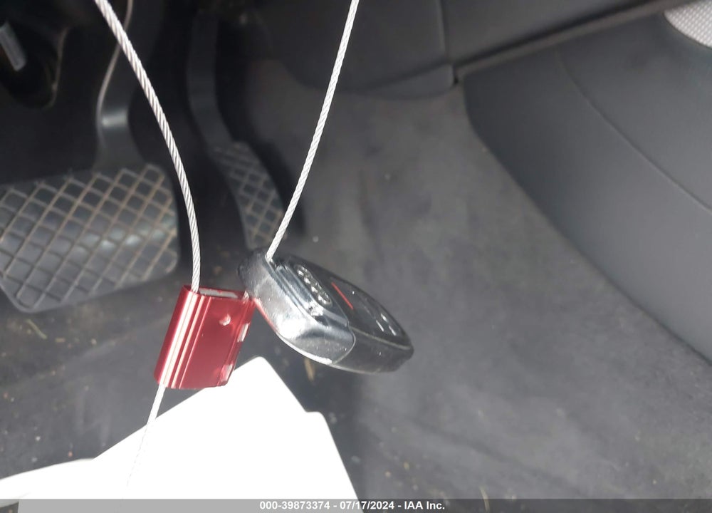 2013 AUDI A4 2.0T PREMIUM VIN: WAUFFAFL9DN043368