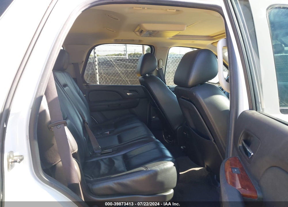 2011 GMC YUKON SLT VIN: 1GKS2CE0XBR264617