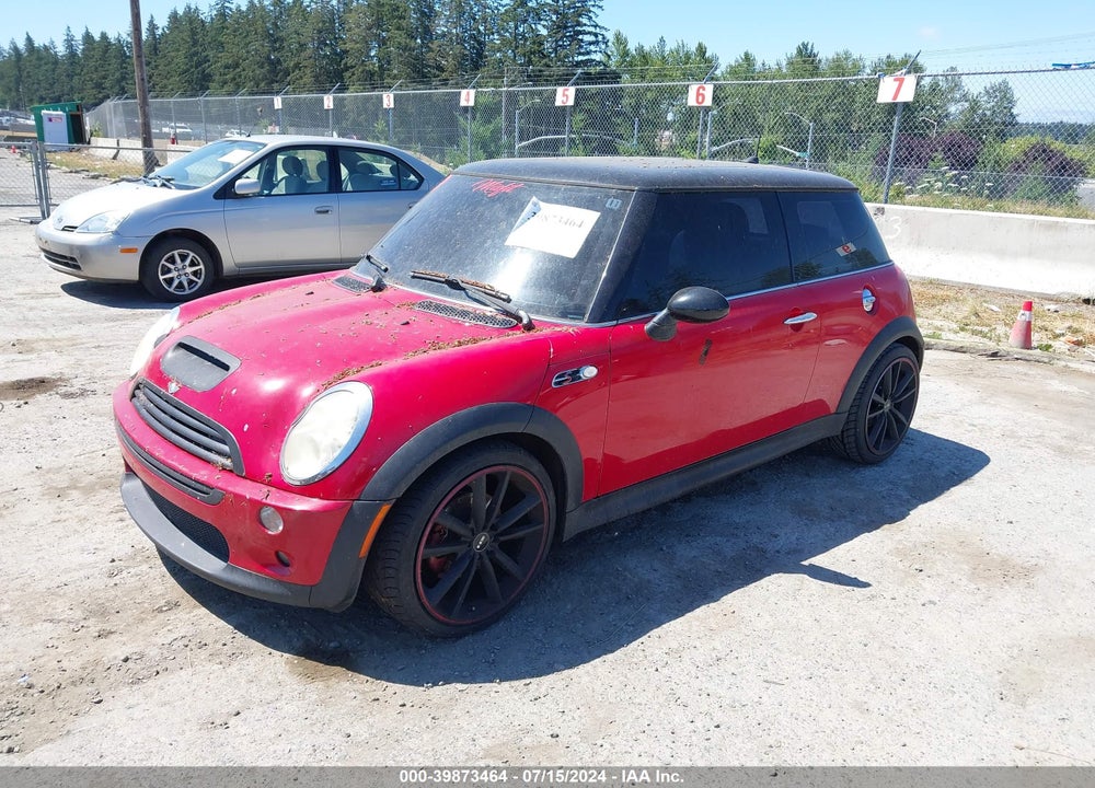 2005 MINI COOPER S VIN: WMWRE334X5TD92032