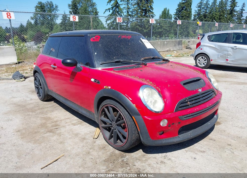 2005 MINI COOPER S VIN: WMWRE334X5TD92032