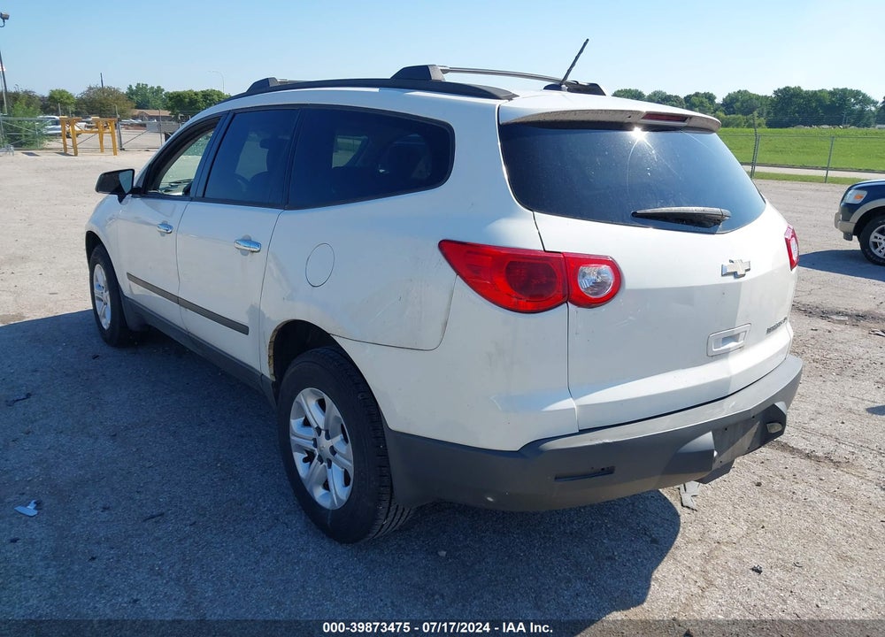 2011 CHEVROLET TRAVERSE LS VIN: 1GNKRFED9BJ356142