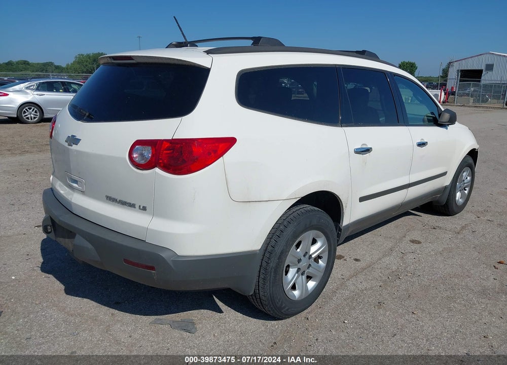 2011 CHEVROLET TRAVERSE LS VIN: 1GNKRFED9BJ356142