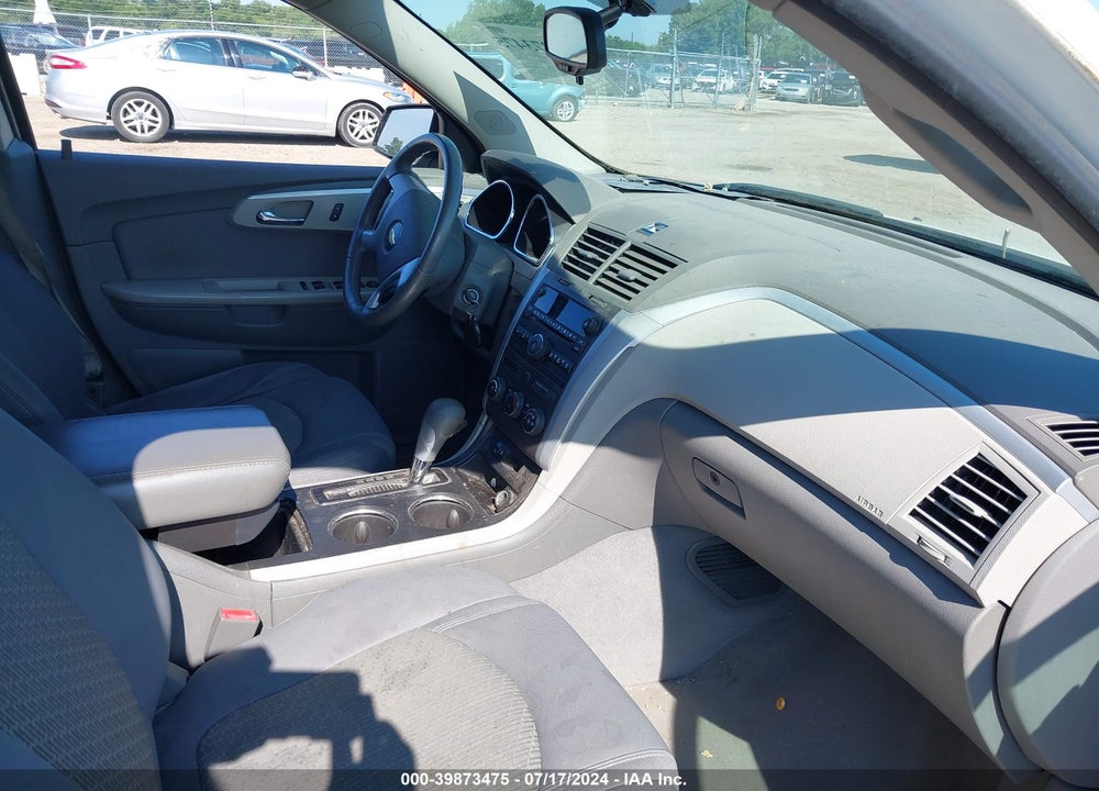 2011 CHEVROLET TRAVERSE LS VIN: 1GNKRFED9BJ356142