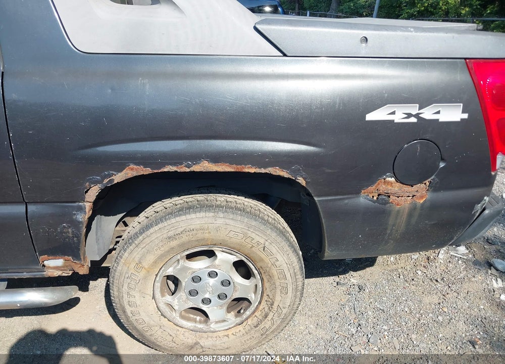 2005 CHEVROLET AVALANCHE 1500 LS VIN: 3GNEK12Z15G148220